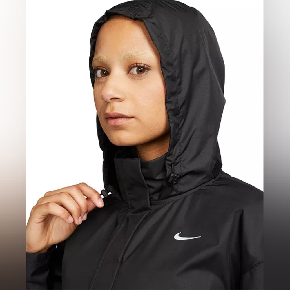 ✔️ Nike Women's Fast Repel Storm-Flap Running Jacket Size Medium